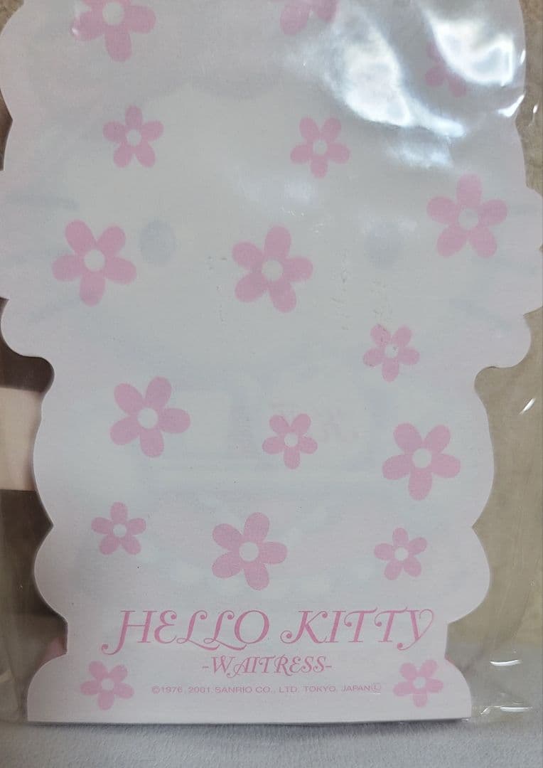 キティ メモ帳 メイド ウェイトレス 即購入可　レストラン限定　ダイカットメモ