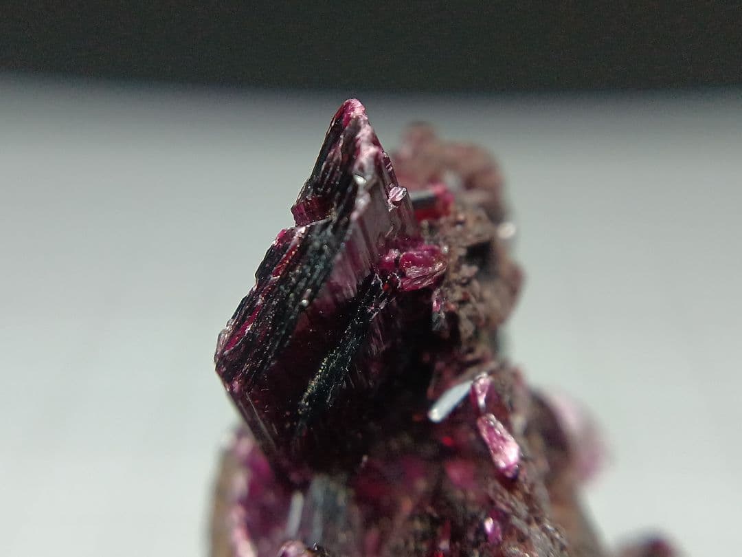 だいき　エリスライト　原石　コバルト華　鉱物標本