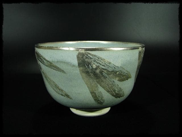 銀彩 呉竹文 茶碗 渋谷 淑 土涛 金亀焼 茶道具 金銀彩 四方桟共箱 d48