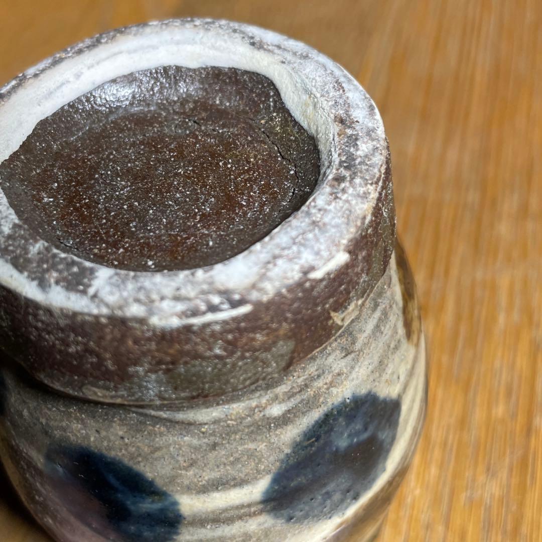 琉球　壷屋焼　金城次郎　刷毛目水玉模様ぐい呑み　箱なし