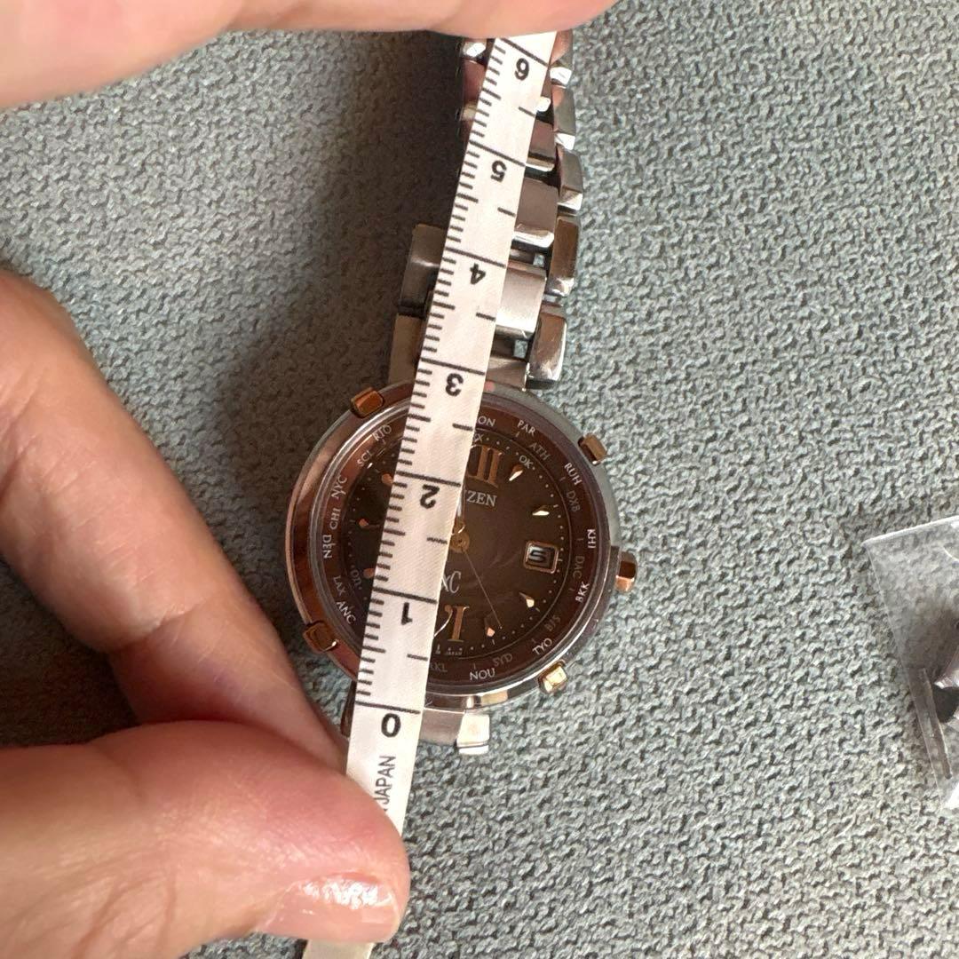 うさぴょん様　綺麗クロスシー　電波時計　ソーラー　レディース