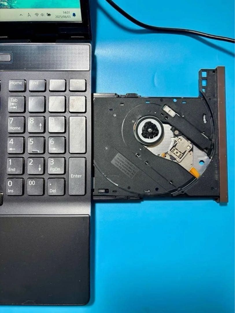 富士通 LIFEBOOK WA3/B3 i7 8550U 2TB 32GB