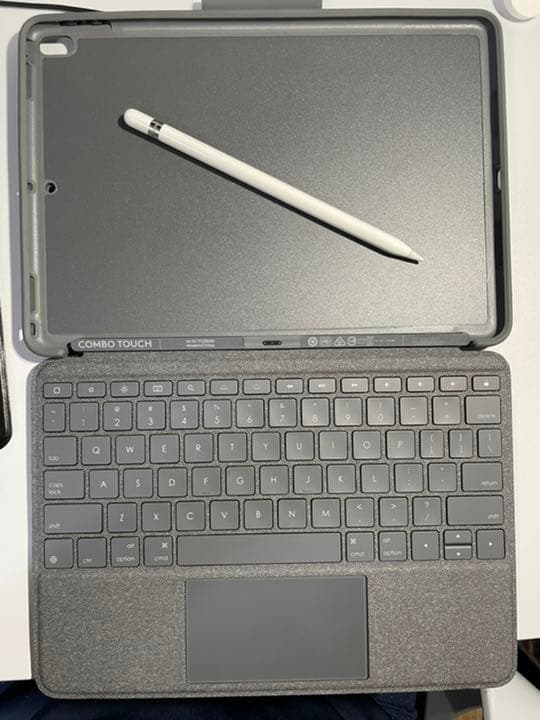 iPad Air3 CMOBO TOUCH キーボード　apple pencil