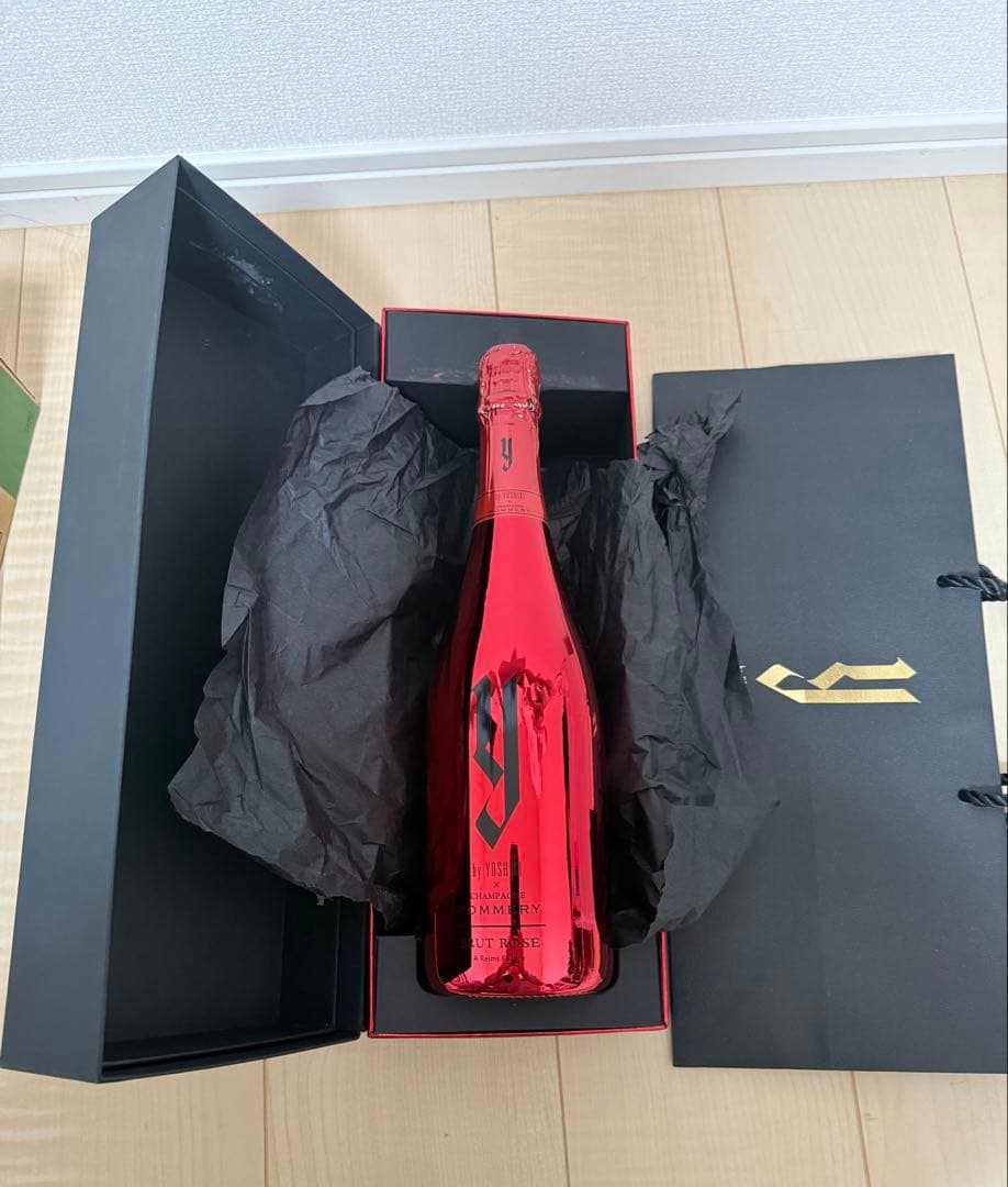 ワイ・バイ・ヨシキ×シャンパーニュ ポメリー ブリュット ロゼ　※箱に汚れ有
