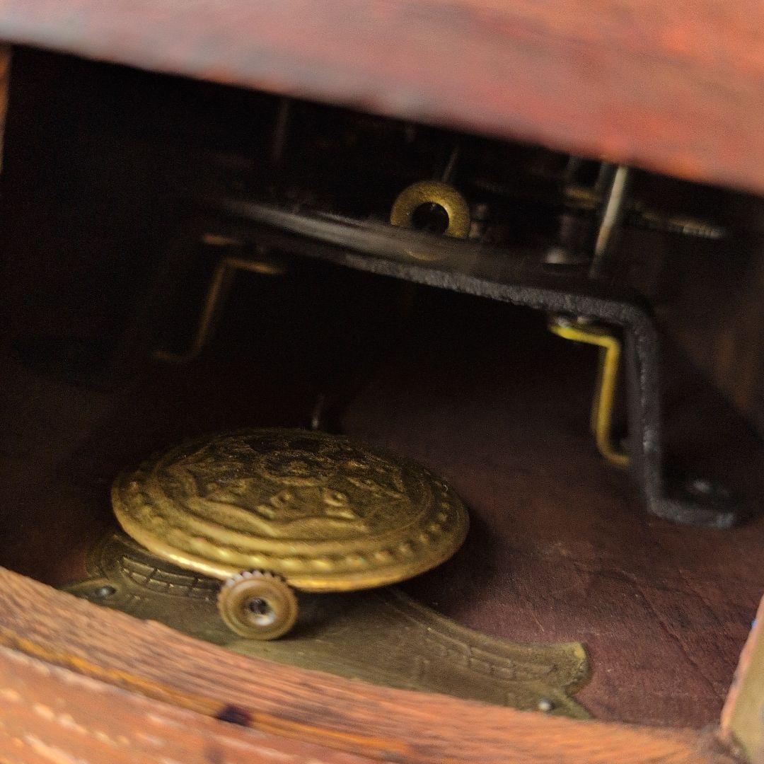 昭和レトロ木製掛時計 機械式 ホワイト文字盤