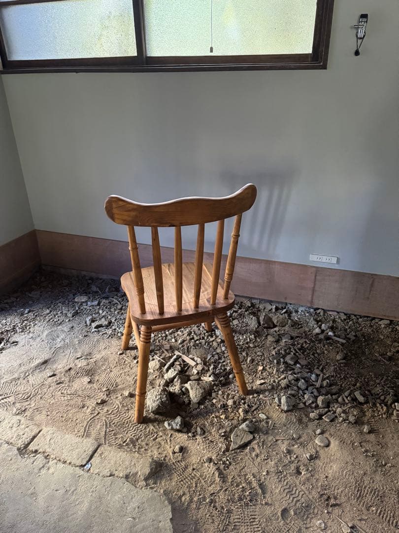 AIROS JAPAN ダイニングテーブル　椅子2脚セット