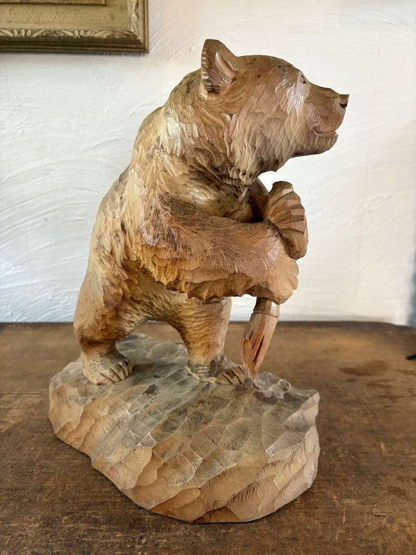 木彫り　鮭担ぎ熊　堀井作