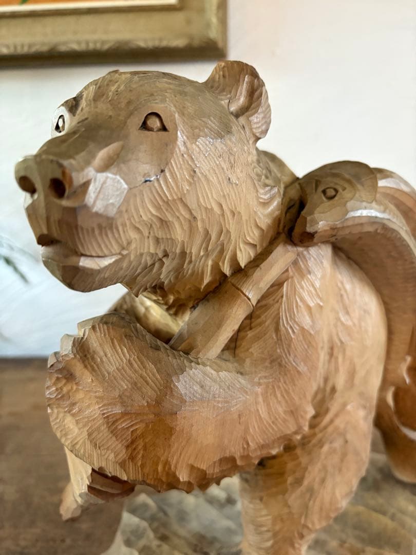 木彫り　鮭担ぎ熊　堀井作