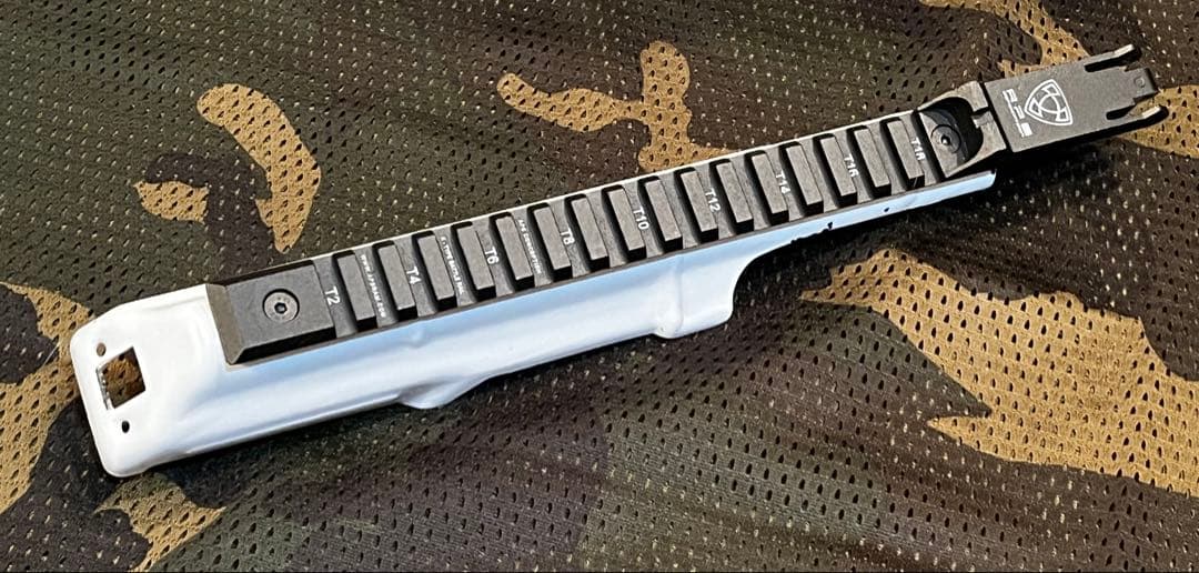 東京マルイ　次世代電動ガン　AKホワイトストーム