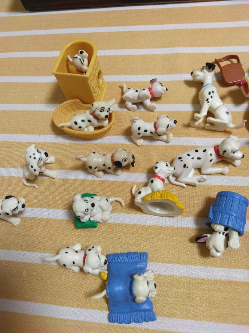 101ディズニーミニキャラ棚木箱ディスプレイ