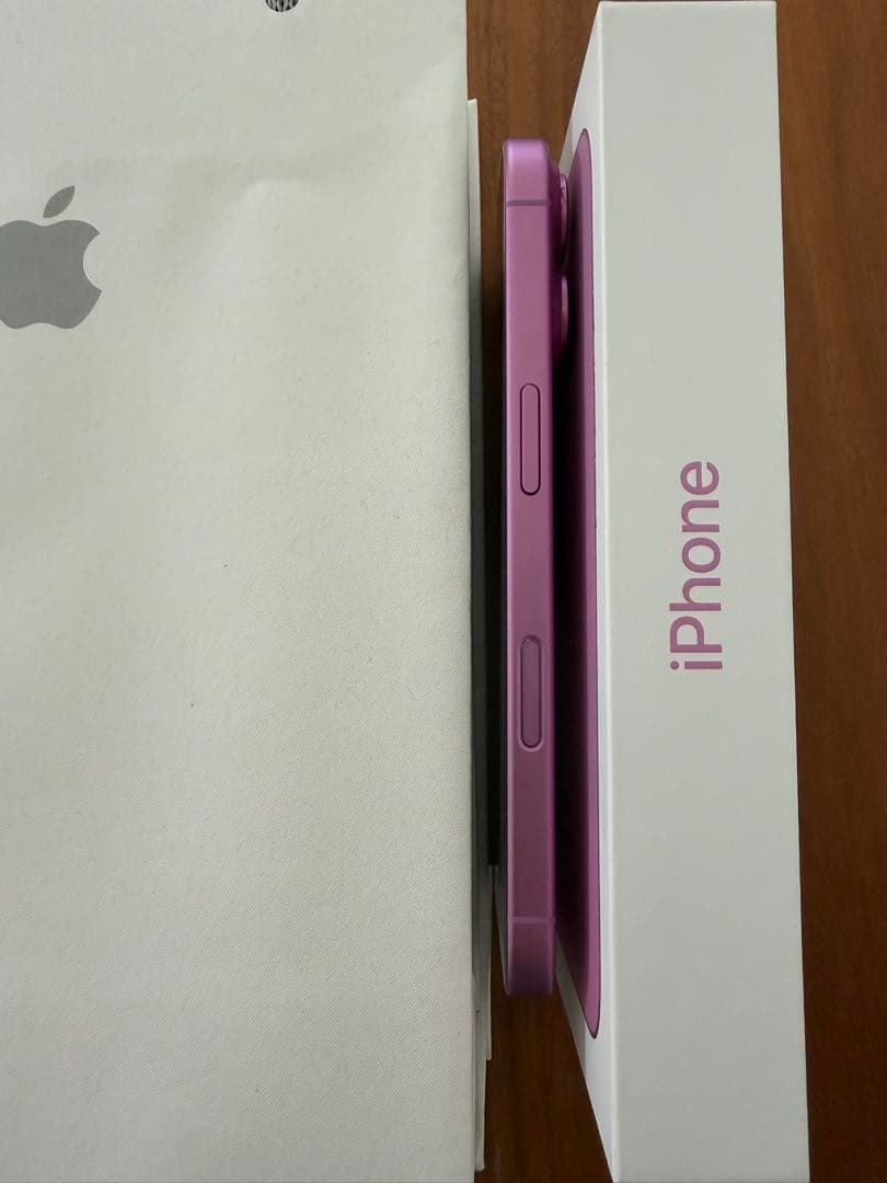 美品 iPhone16 国内SIMフリー版 Apple Store購入