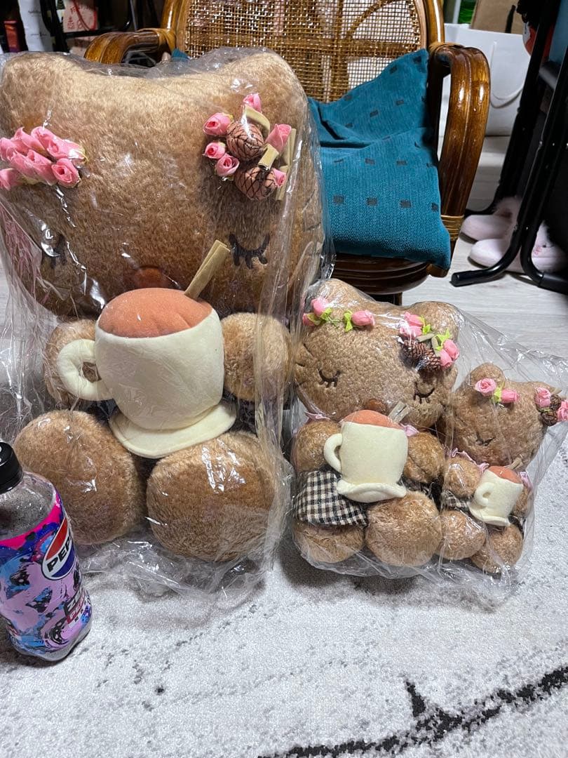 コーヒーカップ付きハローキティのぬいぐるみ3体セット