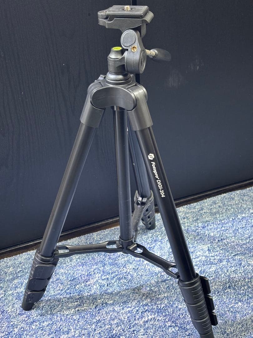 美品◎SIGMA DP3 Merrill*純正バッテリー6個*三脚つき