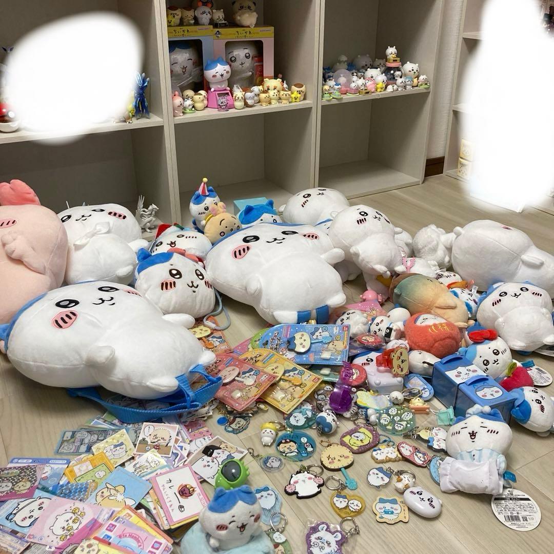 ちいかわ　ぬいぐるみ　カード　シール　ガチャ　フィギュア　マスコット