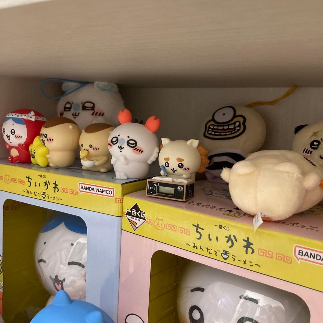 ちいかわ　ぬいぐるみ　カード　シール　ガチャ　フィギュア　マスコット