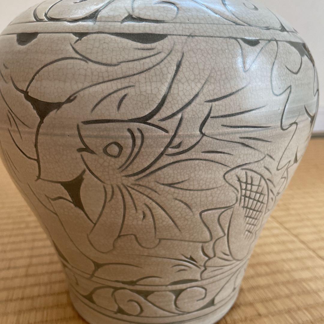 金魚の絵柄の花瓶