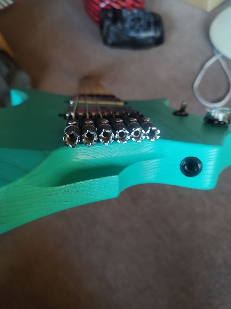 GOC Guitars Ilumina 6弦マルチスケール