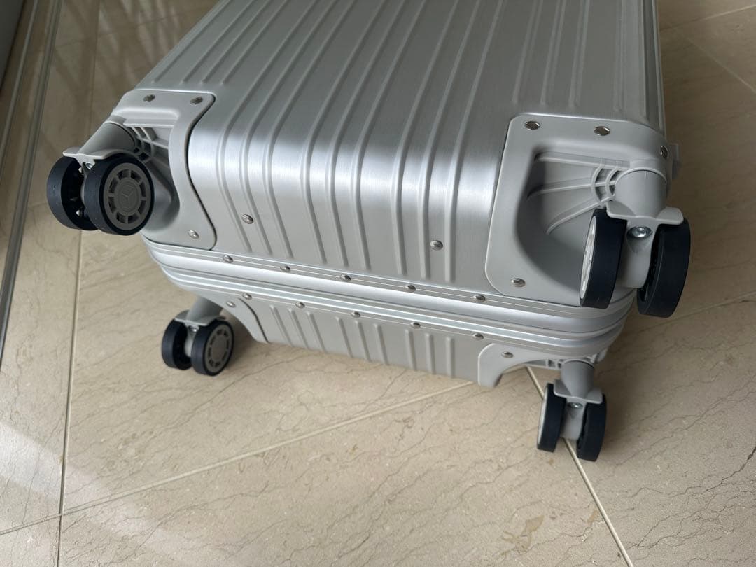 Mercedes-Benz ベンツ　スーツケース　シルバー