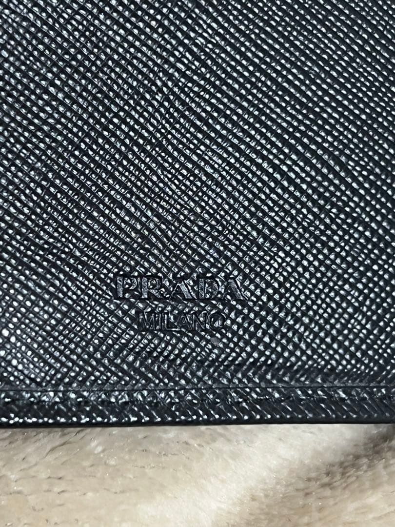 【美品✨】プラダ 二つ折り財布 サファイアーノ ブラック 三角ロゴ