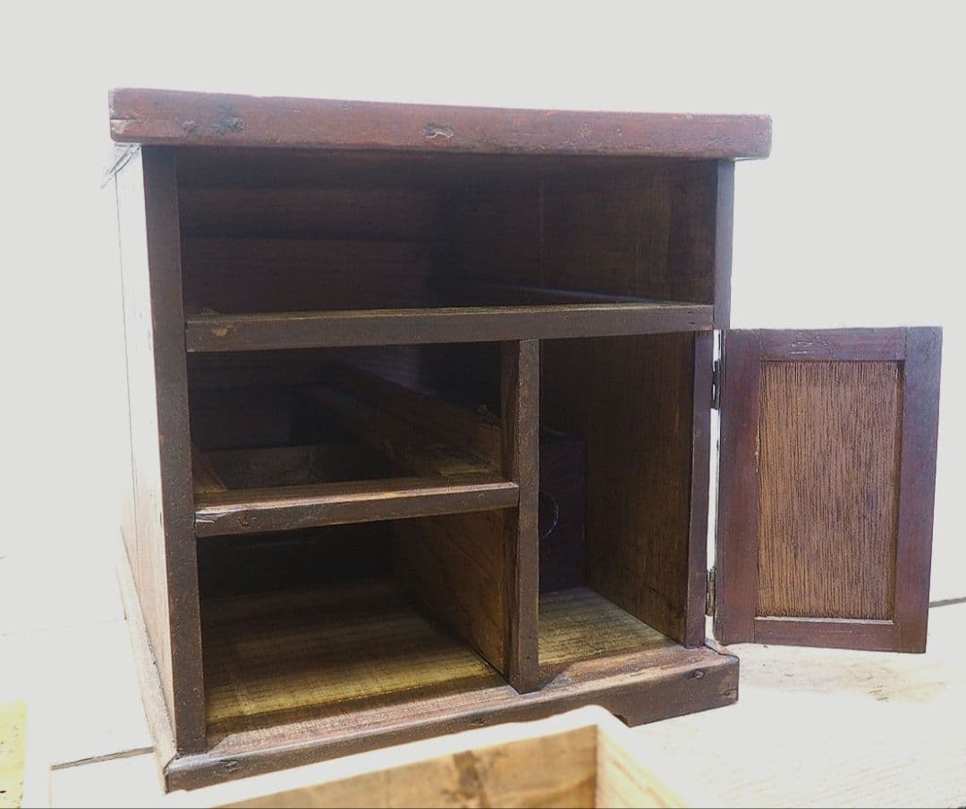 1352 小ぶりな収納棚　小引き出し　ケース　レトロ　小物入れ　アンティーク