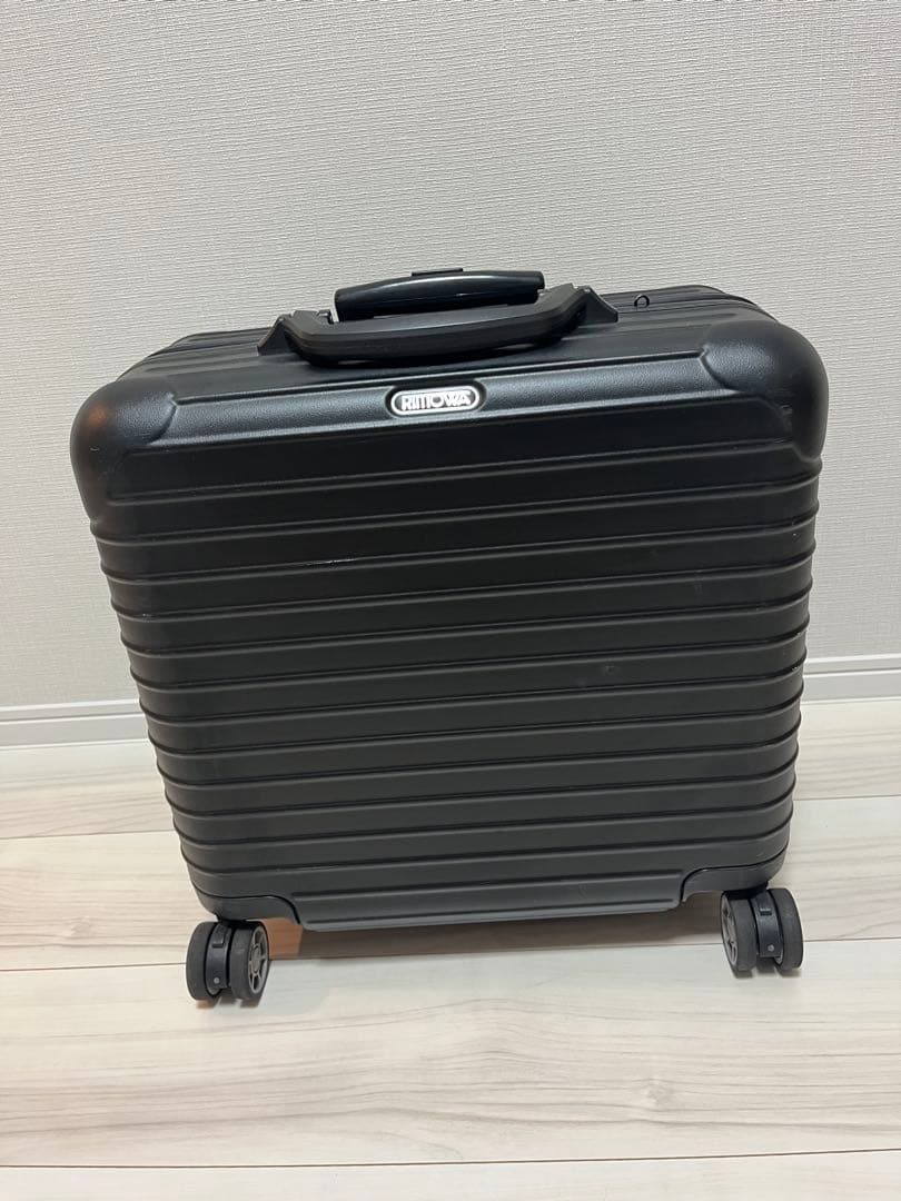 REMOWA（リモワ サルサ）　27L　キャリーケース　４輪