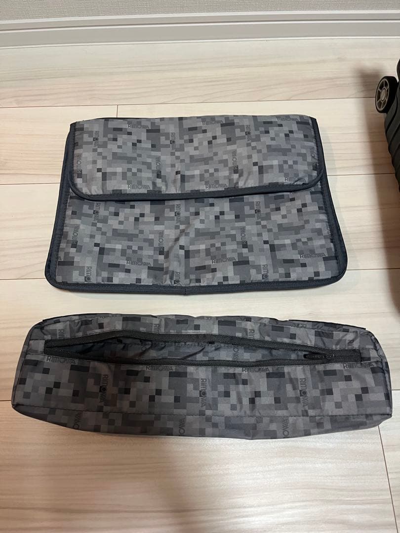 REMOWA（リモワ サルサ）　27L　キャリーケース　４輪