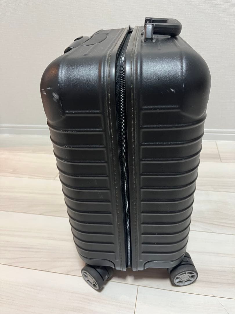 REMOWA（リモワ サルサ）　27L　キャリーケース　４輪