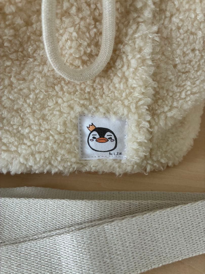 イ・ジュノまた会える日 inソウル ボア ペンペン PenPen バッグ