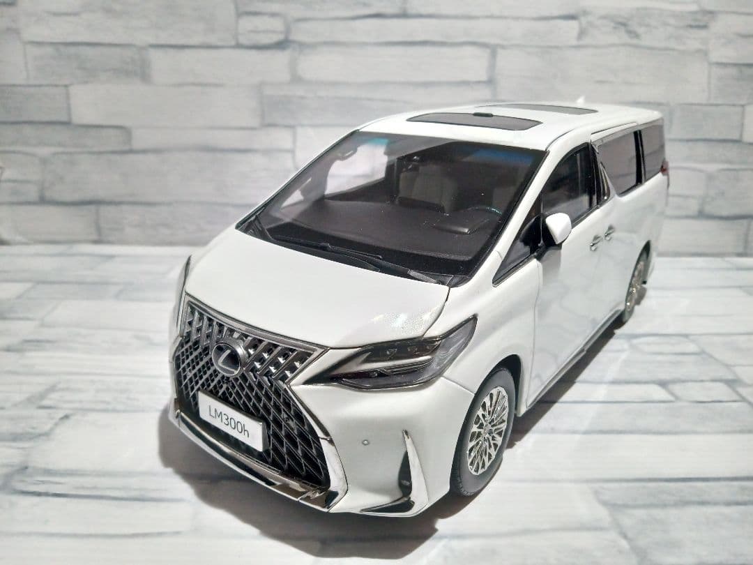 1/18 京商　ディーラー品　レクサス　LM300h ミニカー　ホワイト