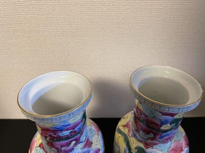 【海】中国美術品  大清道光年製在銘　粉彩獅子図花瓶　九獅子花瓶　2本　希少美品