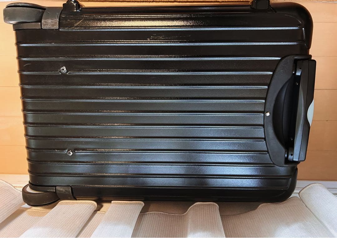 美品⭐︎RIMOWAリモワサルサ　2輪　33L 機内OK 廃盤商品　スーツケース