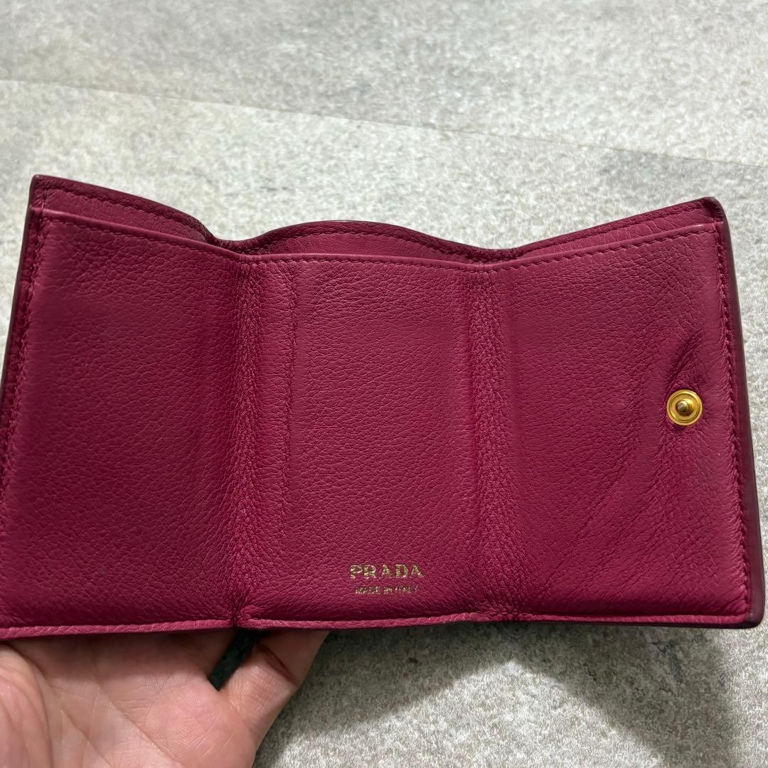 危*知様 PRADA 三つ折り財布　ショッキングピンク