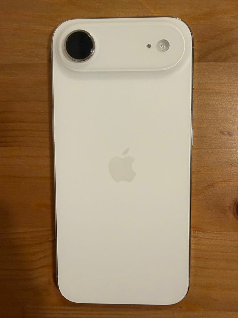 iPhone Air 本体(クラウドホワイト) +バンパー(ライトグレー)セット