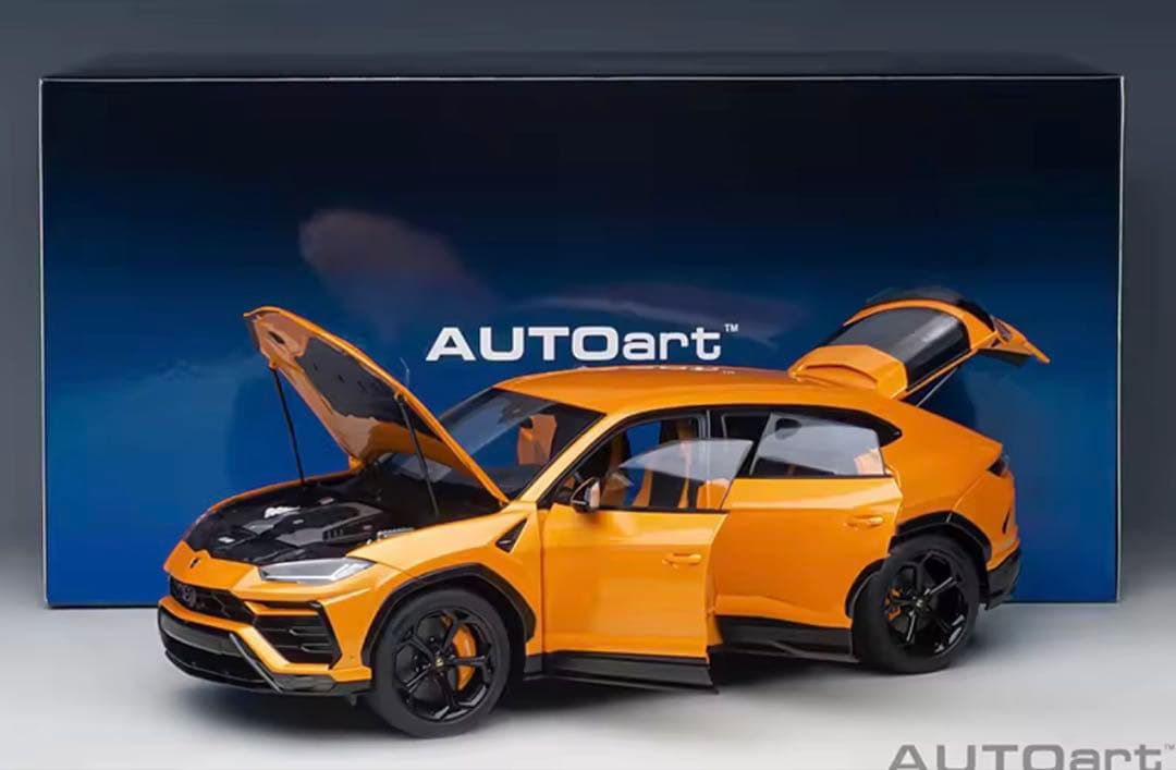 AUTOart ランボルギーニ ウルス オレンジ 1/18