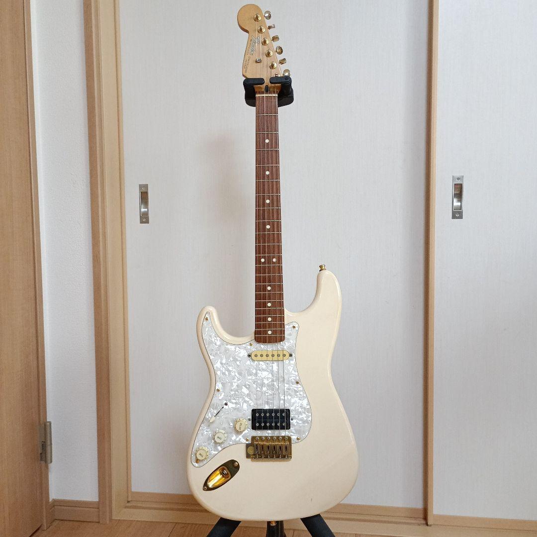 だ*り様 Fender Standard Stratocaster left h