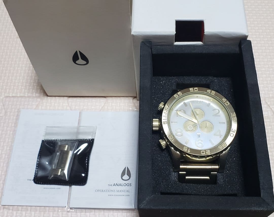 専用出品中【ほぼ未使用・美品】ニクソン 腕時計 51-30 ゴールド 美品