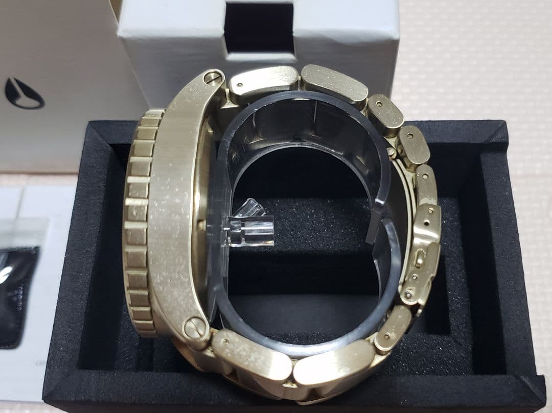 専用出品中【ほぼ未使用・美品】ニクソン 腕時計 51-30 ゴールド 美品