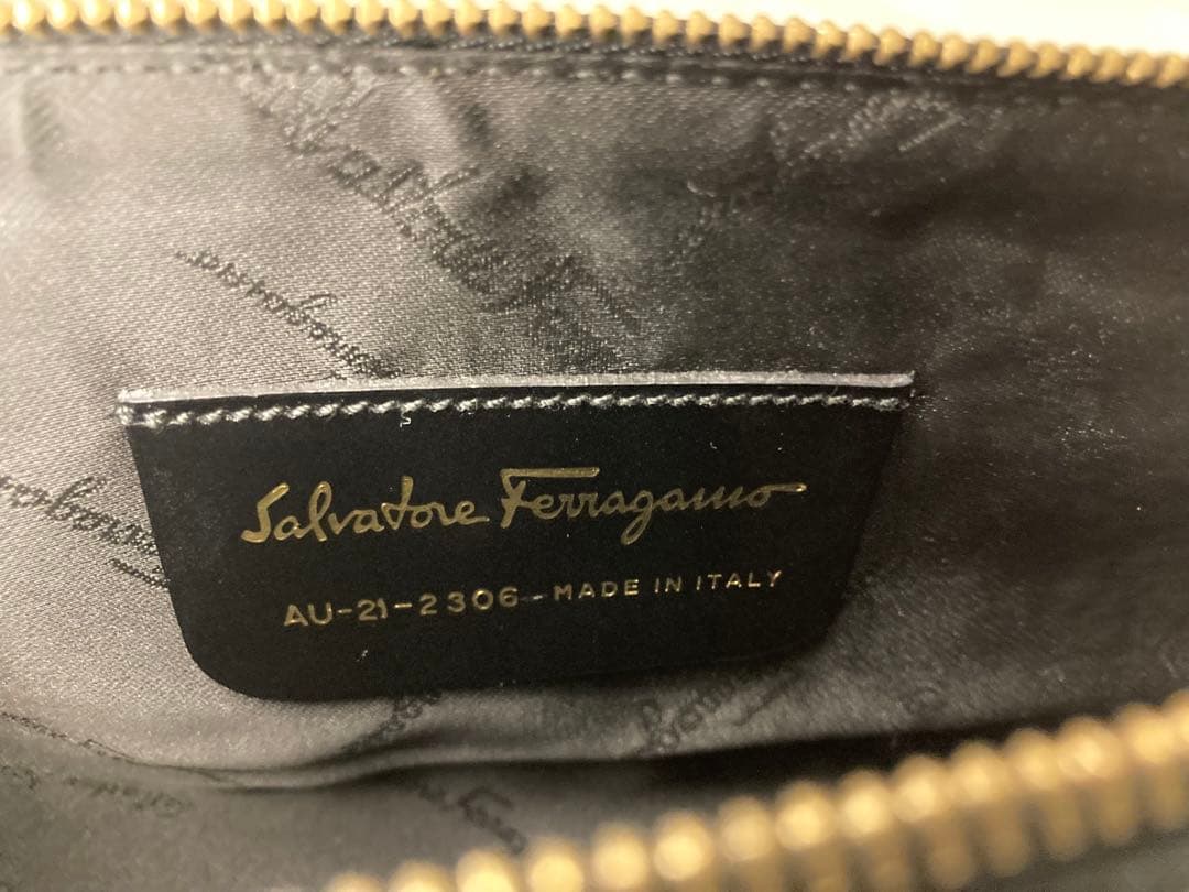 Ferragamo パーティーバッグ 黒