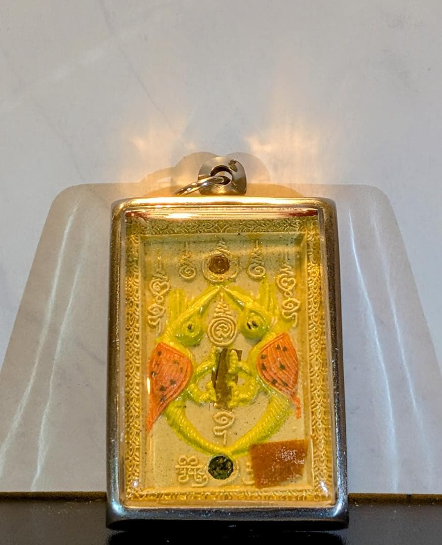 タイお守り　プラクルアン　クルーバー・クリッサナ　2558年　(046)