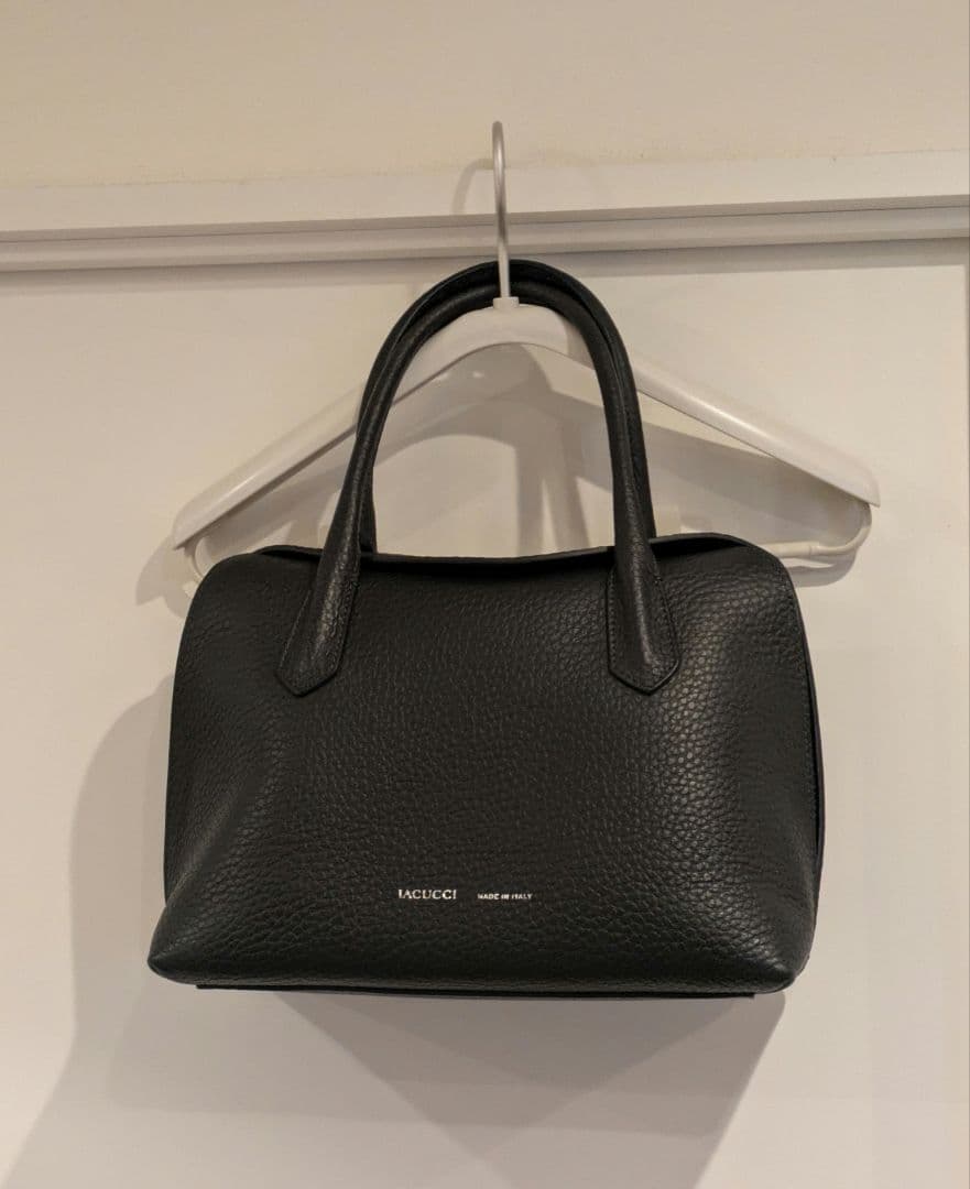 イアクッチ　ラーナ　M　ネイビー色