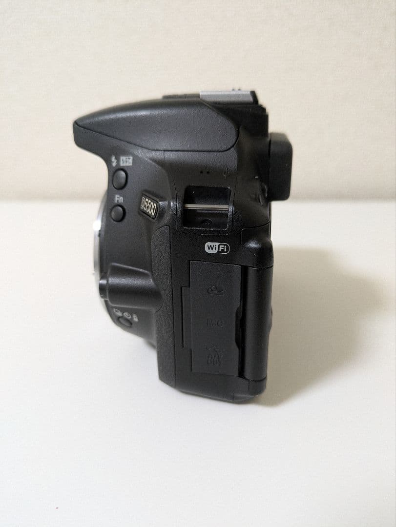 Nikon　D5500　＋　レンズセット ショット数4,136回　4.2%以下