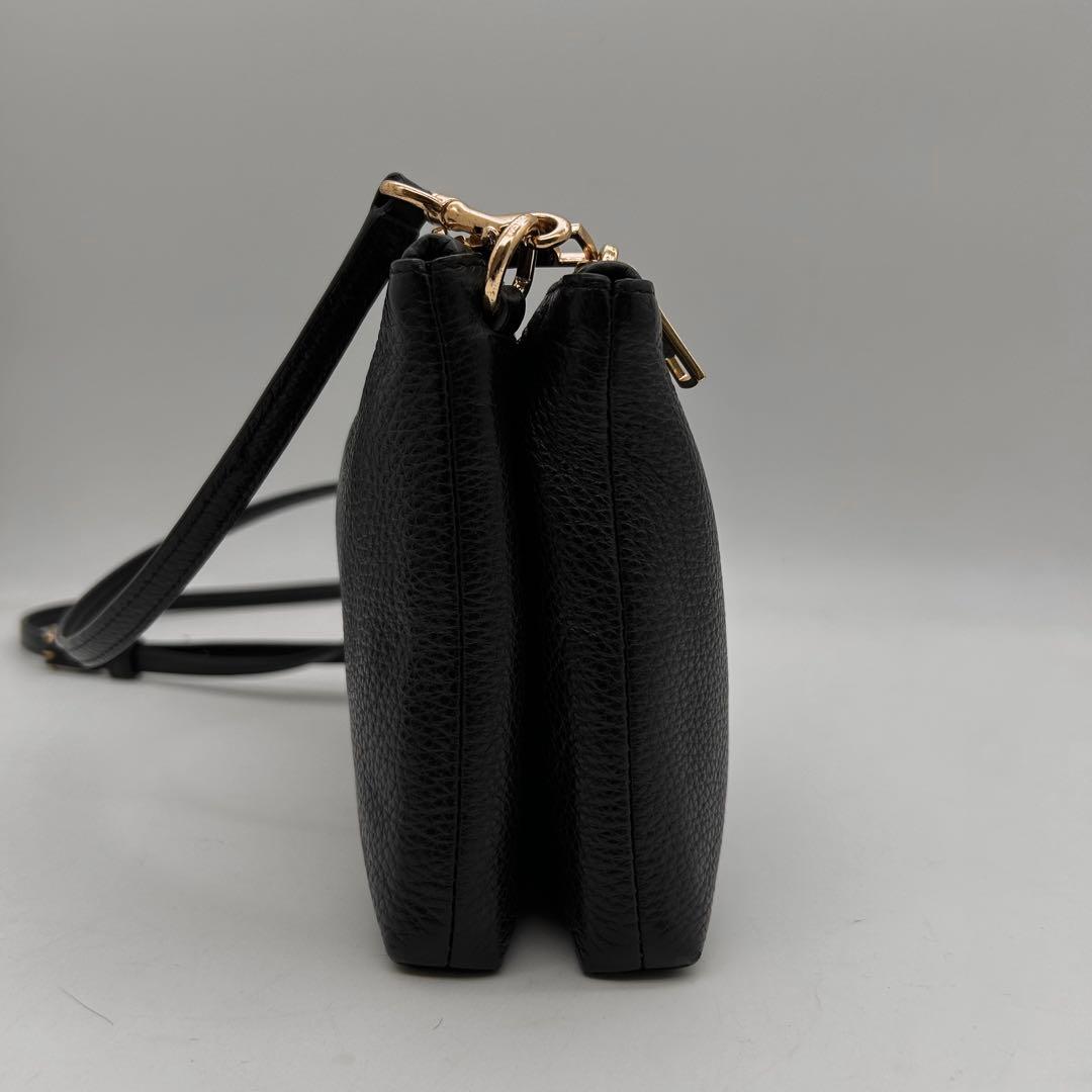 極美品　COACH　コーチ　ショルダーバッグ　二層　黒　レザー　ロゴ　斜め掛け◎