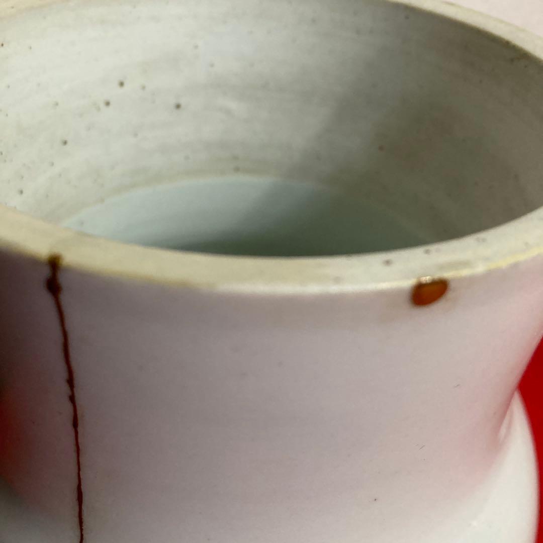 佐世保　平戸三川内焼　　　　　　　　　　　　　　　　白磁鯉図水指（漆塗り蓋付き）