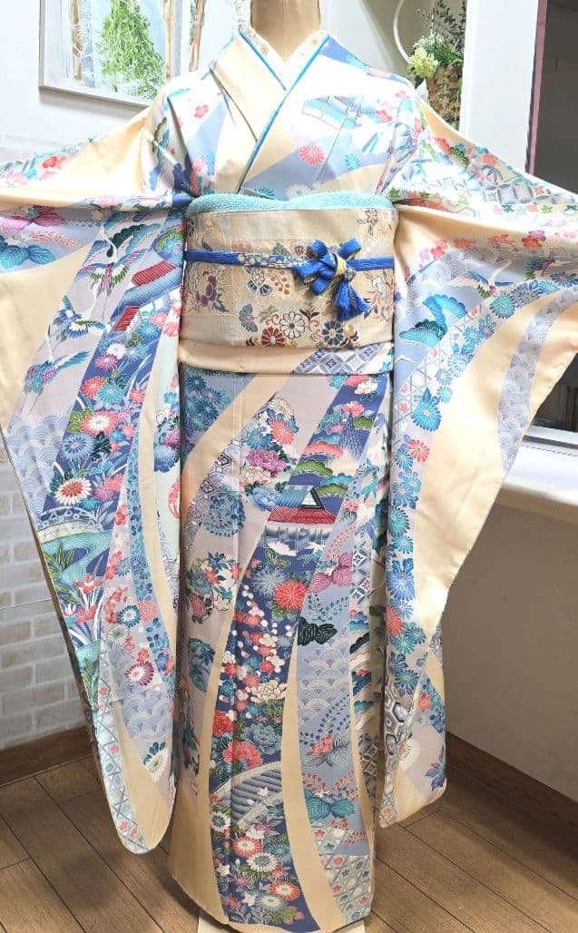 クリーム熨斗目振袖７点フルセット、成人式、前撮り、結婚式に