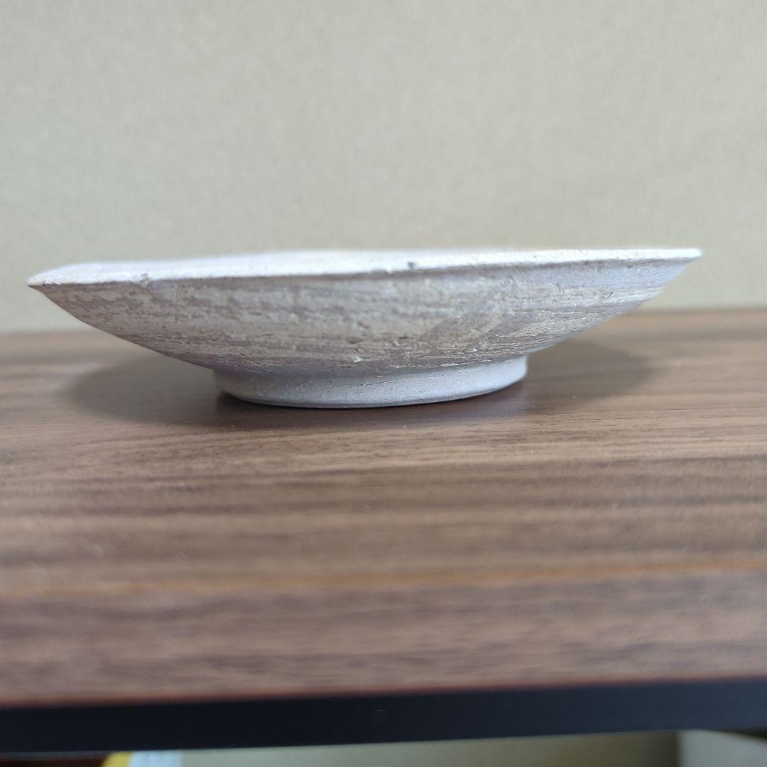美濃白瓷皿（平安時代）発掘品