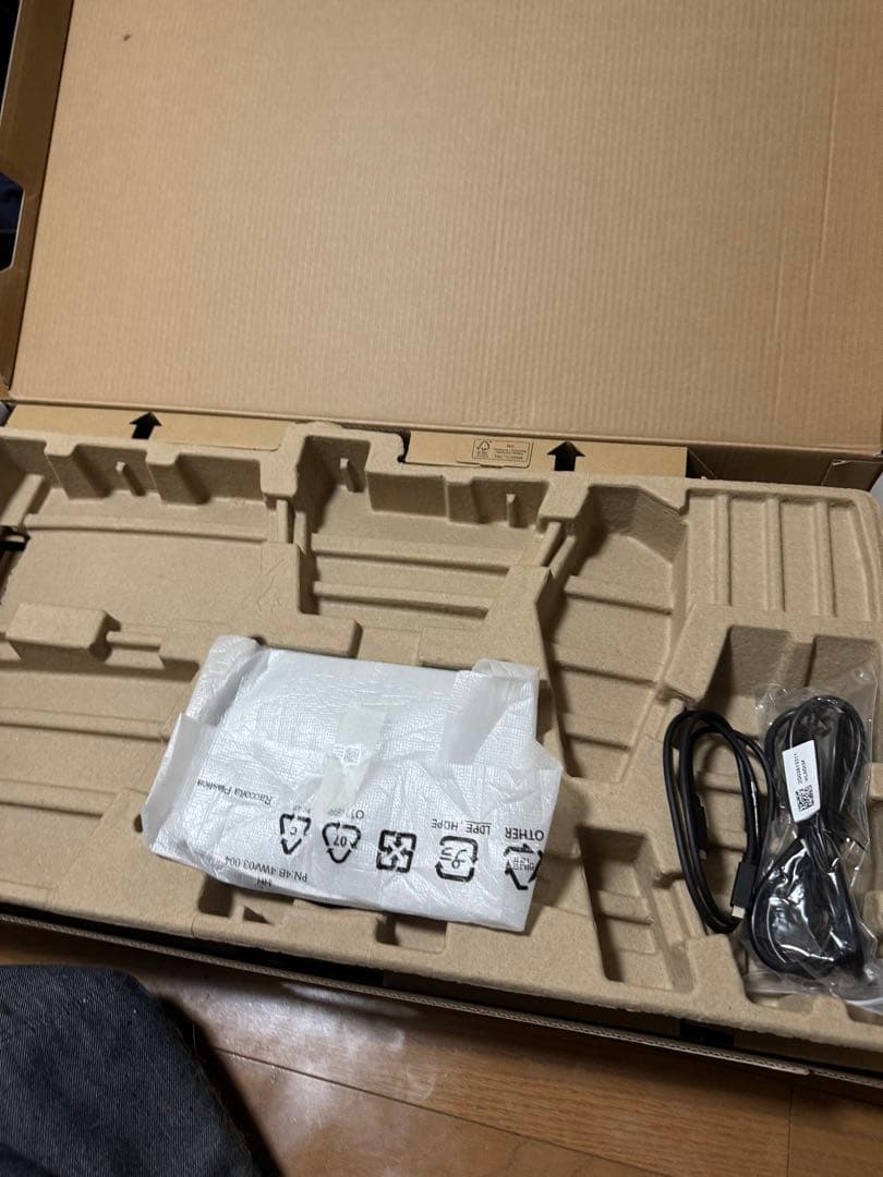 【美品】DELL 2722QC 27インチ4Kモニター