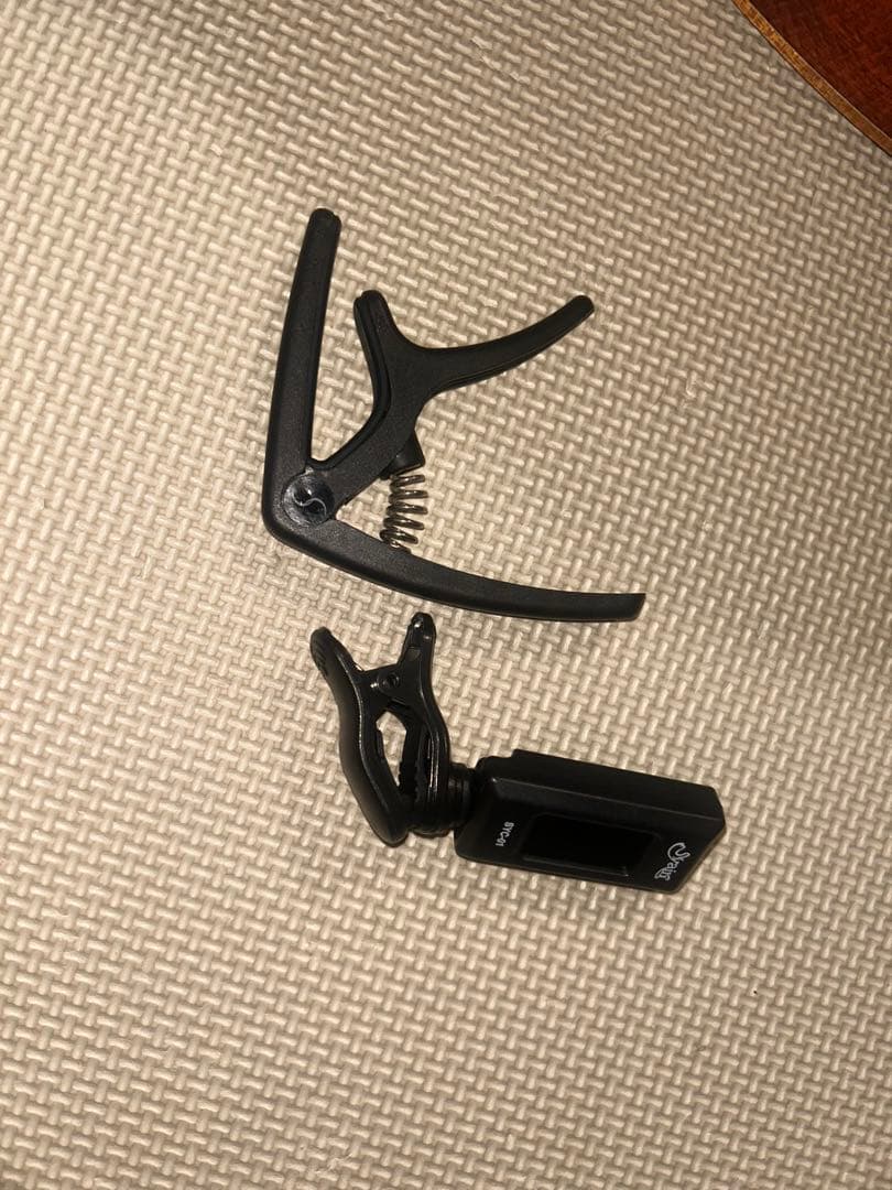 【美品YAMAHAAC1M ケース・カポ・チューナー付きエレアコギター 新弦付き