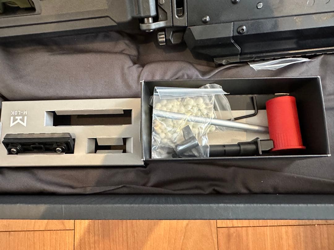 AKX 中古　フォアグリップ　一点式スリング　mlokフラッシュライト付き