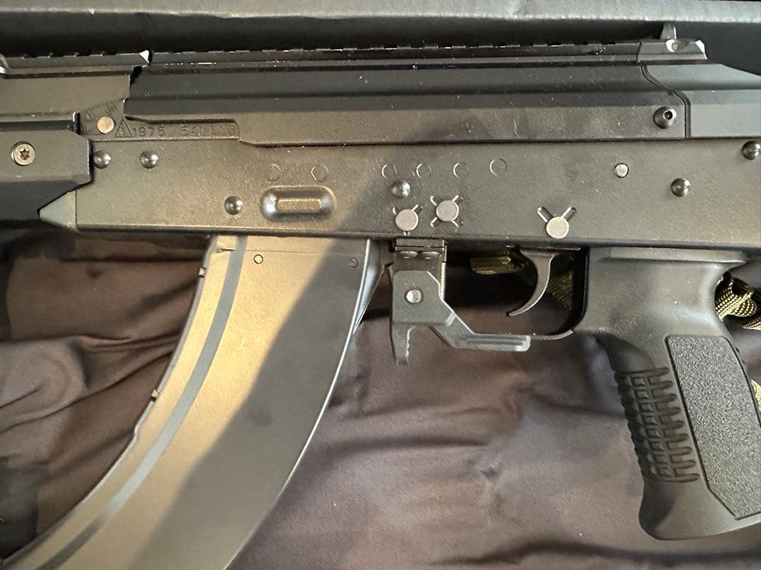 AKX 中古　フォアグリップ　一点式スリング　mlokフラッシュライト付き