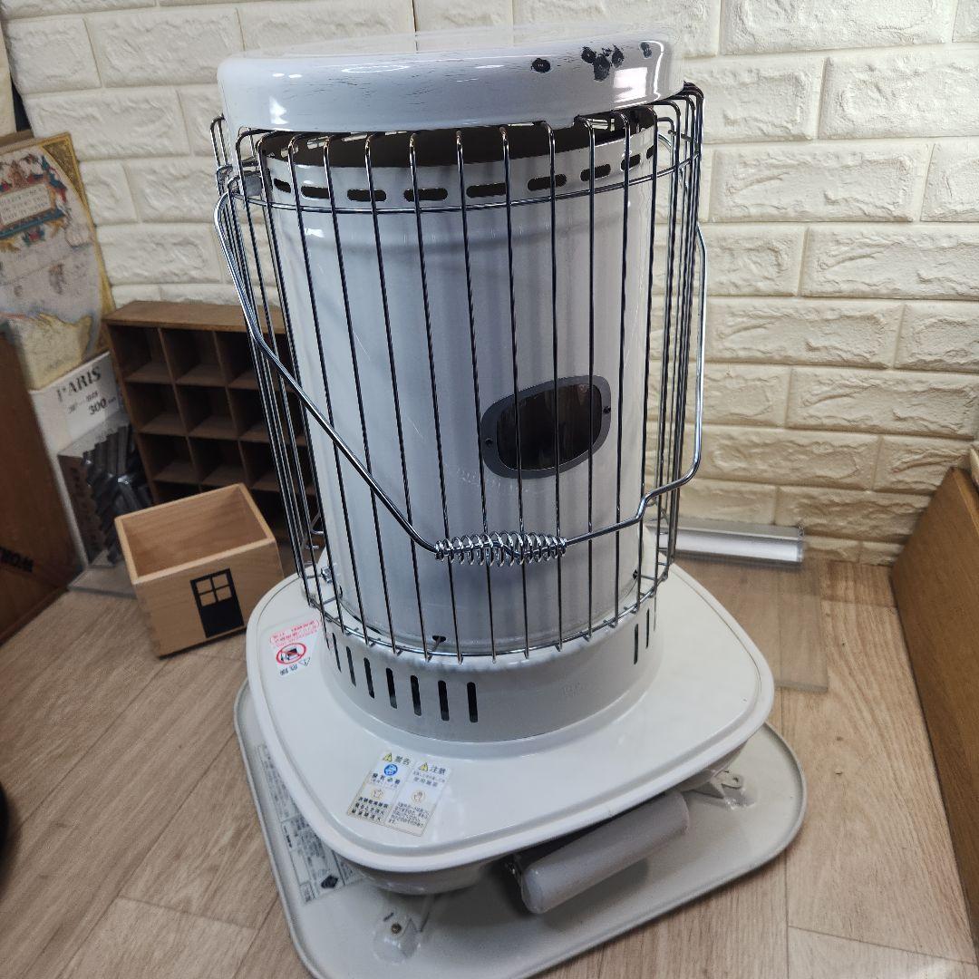 送料無料❤2013⑨️⭕️コロナ ホワイト 石油ストーブ 安全ガード付き